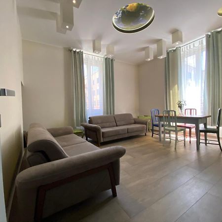 Centro & Mare II Apartment Savona Bagian luar foto