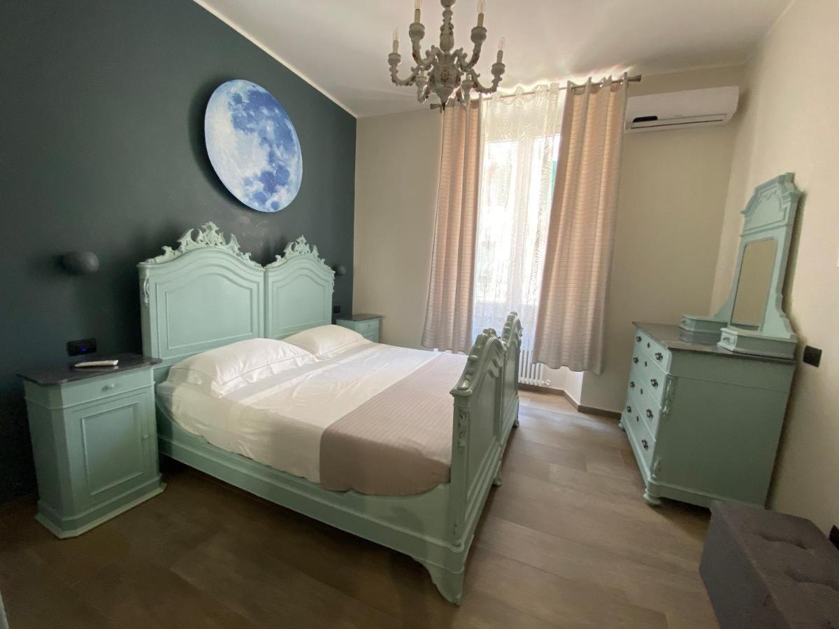 Centro & Mare II Apartment Savona Bagian luar foto
