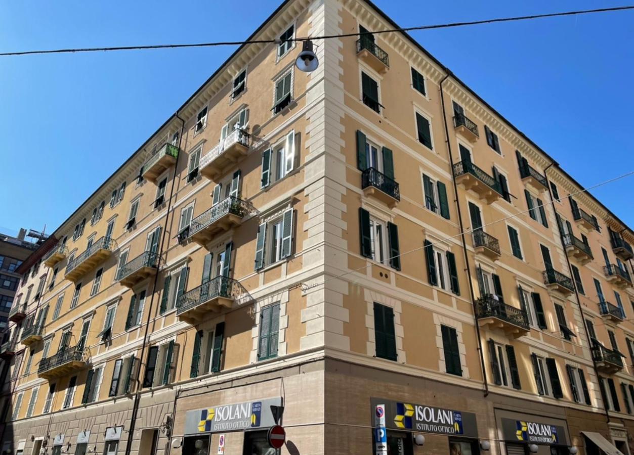 Centro & Mare II Apartment Savona Bagian luar foto