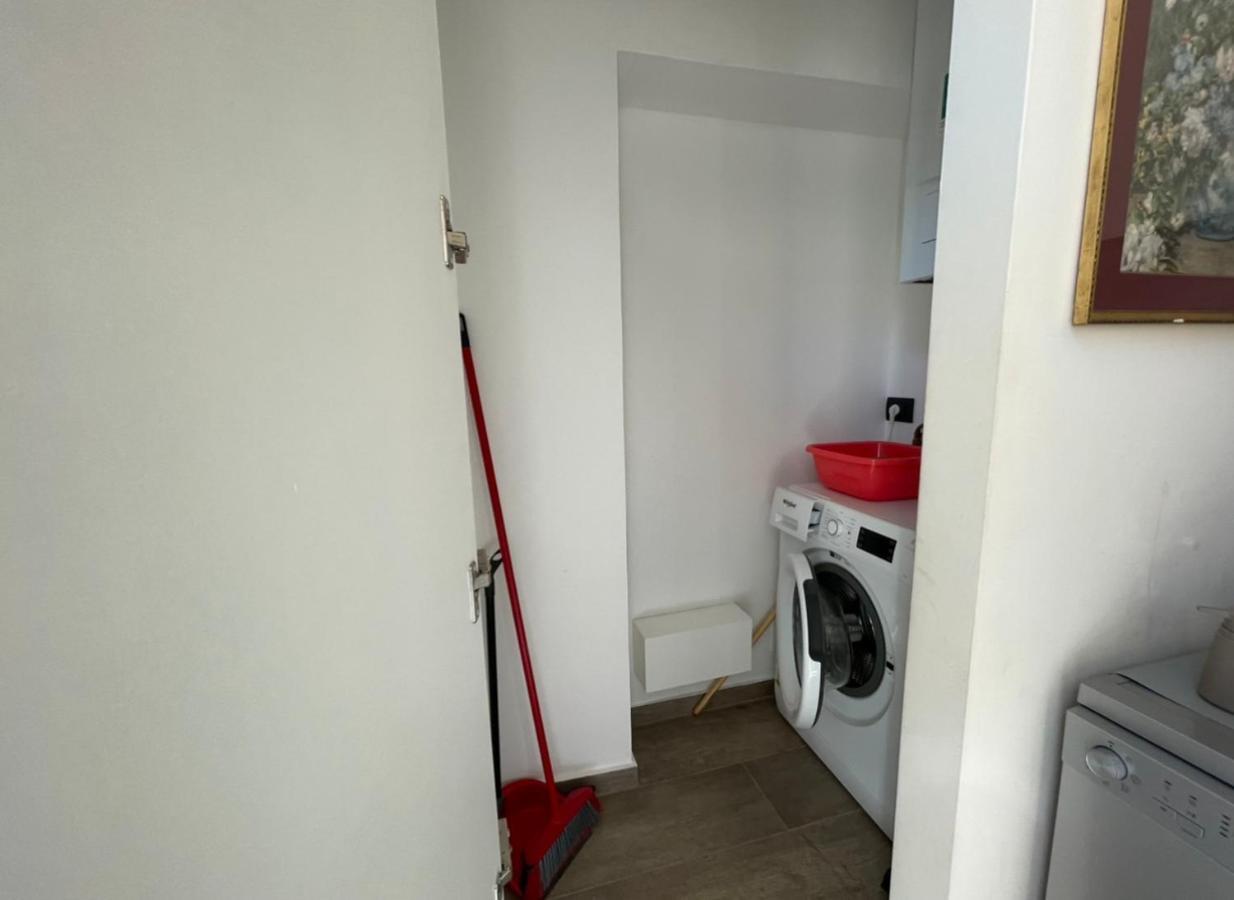 Centro & Mare II Apartment Savona Bagian luar foto