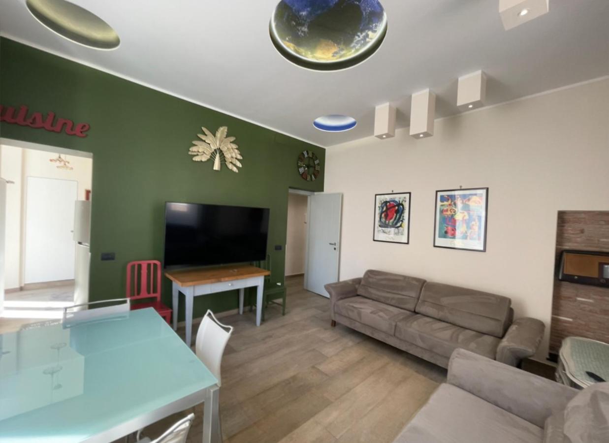 Centro & Mare II Apartment Savona Bagian luar foto